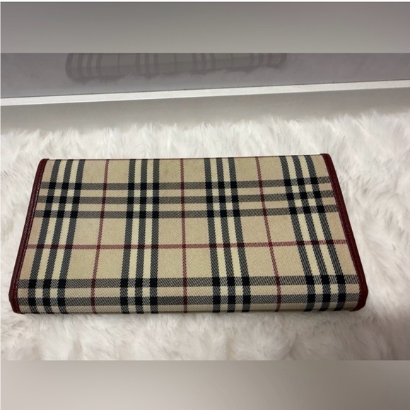 Burberry Beige and Red House Check Plaid Wallet - Picture 4 of 4